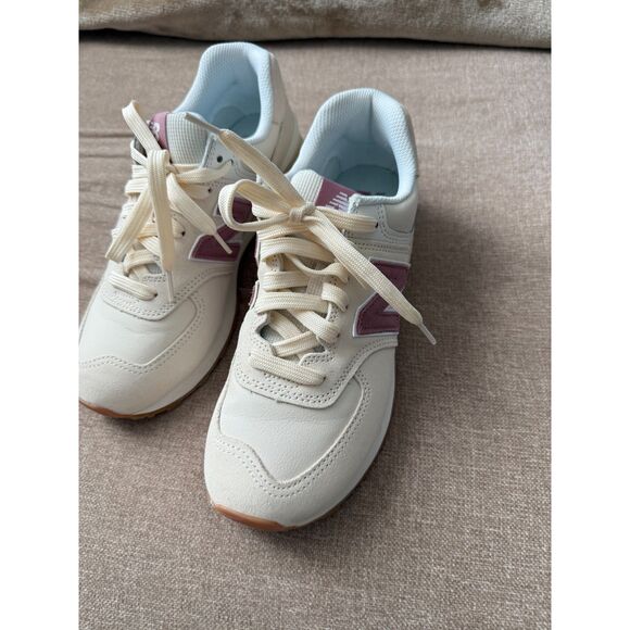 New Balance 574 Beige and Black Sneakers - Size US 9 1 use - Picture 3 of 5